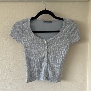 Brandy Melville Blue Floral Short Sleeve Button Down Top (One Size)